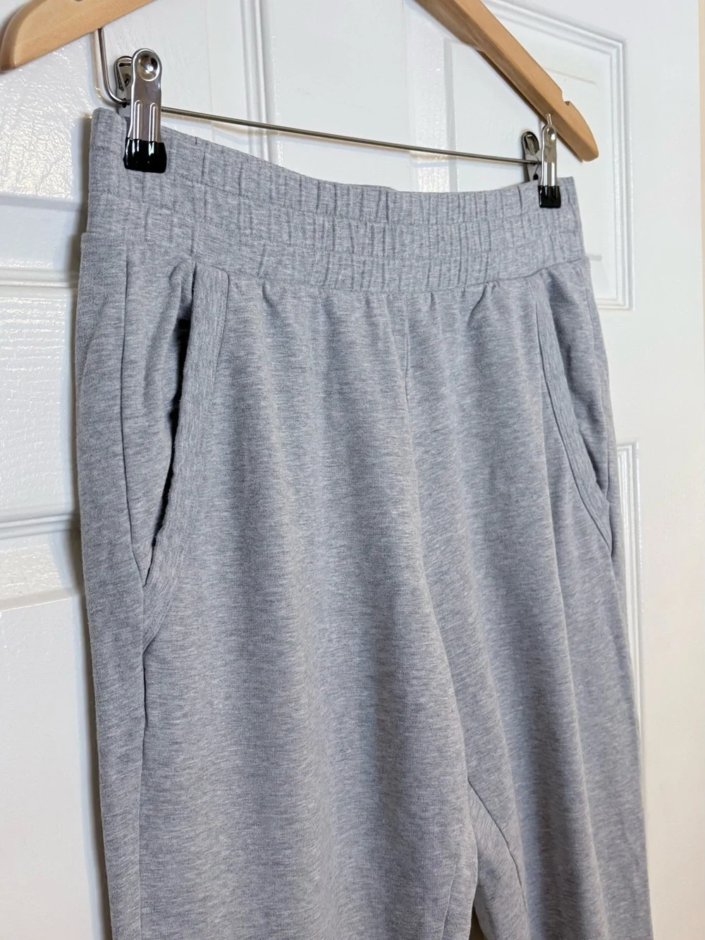 ALO Yoga Women’s Grey Elastic-Waist Joggers w Pockets M